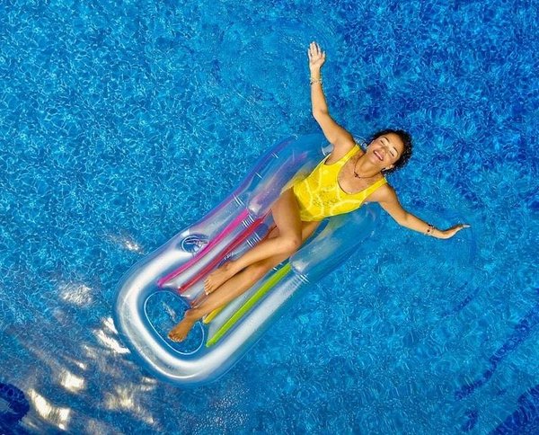 Plongez dans le plaisir: Top 10 des activités incontournables en piscines extérieures en Ardèche